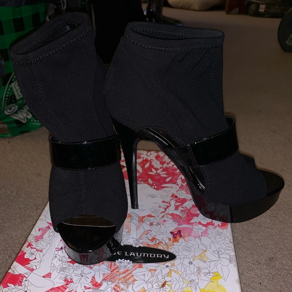 Chinese laundry micro stretch heels - Picture 2 of 3